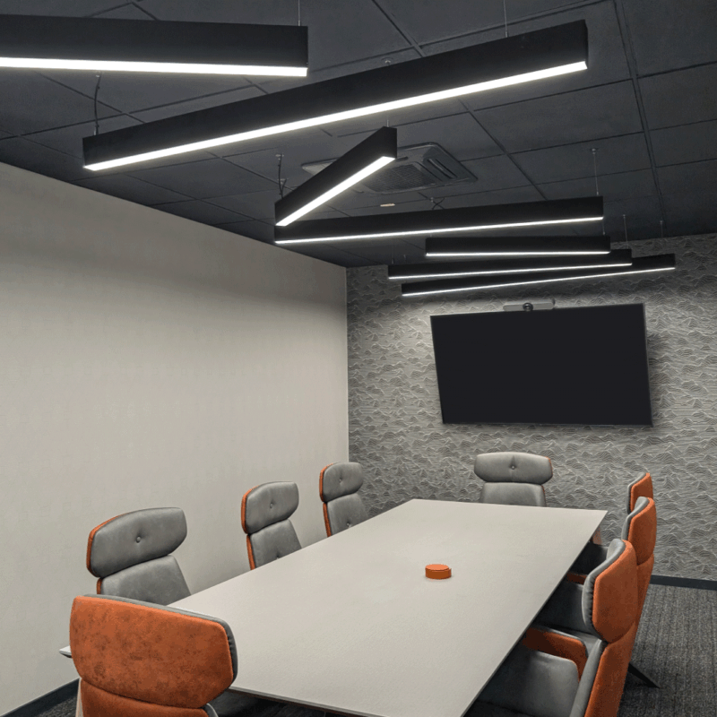 Estrella Pro linear light