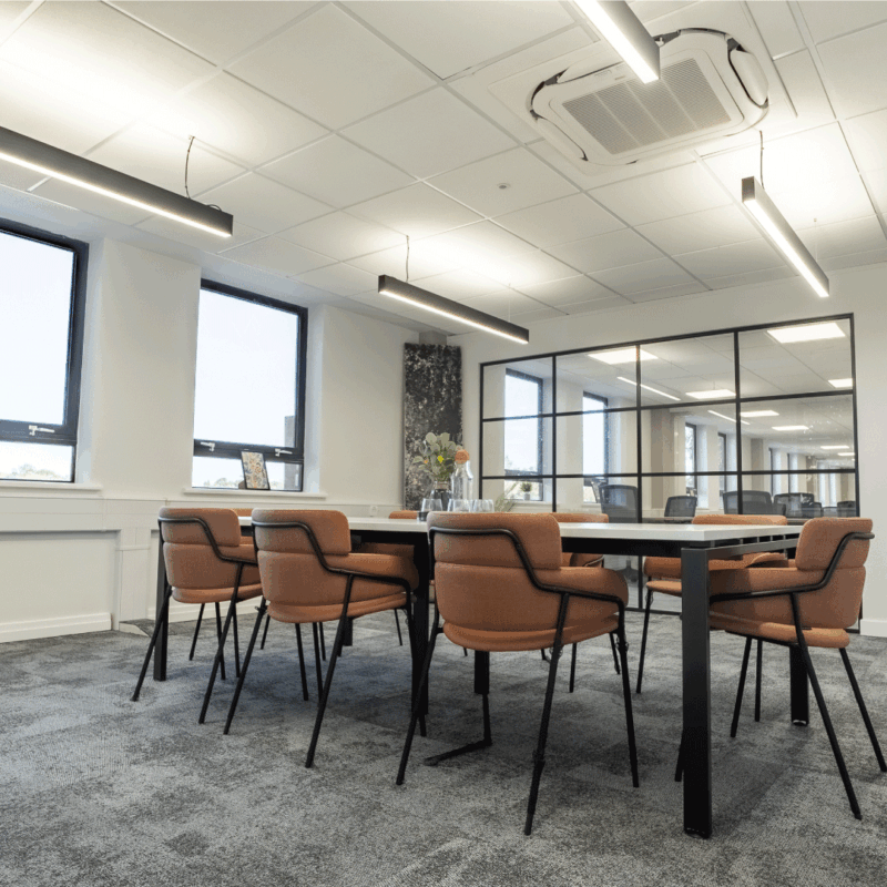 Estrella Pro Lights In a Boardroom